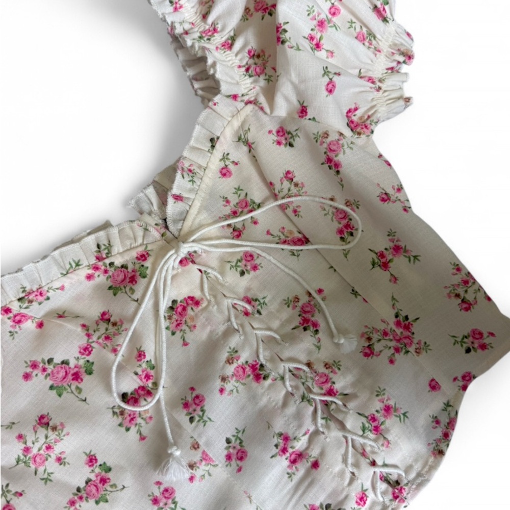 SHEIN Cream Floral Ruffle Blouse
